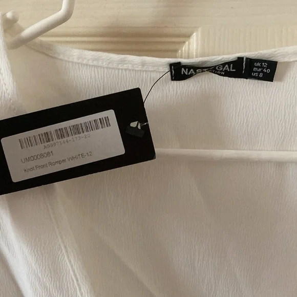 NEW Nasty Gal Knot Front Romper White US Size 8 Long Sleeve Ruffle V-Neck NWT - Picture 6 of 14
